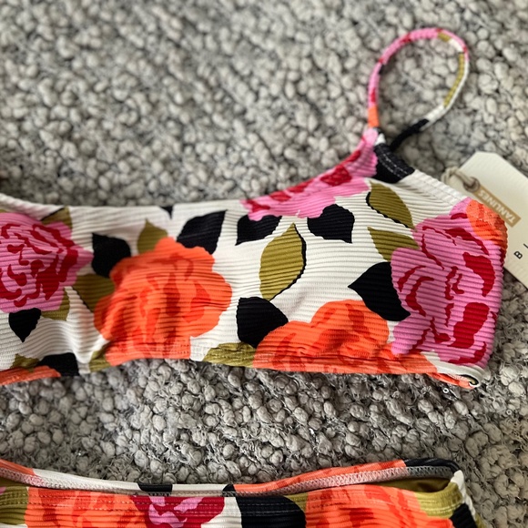 NWT Billabong Magic Garden Bikini - Picture 3 of 15